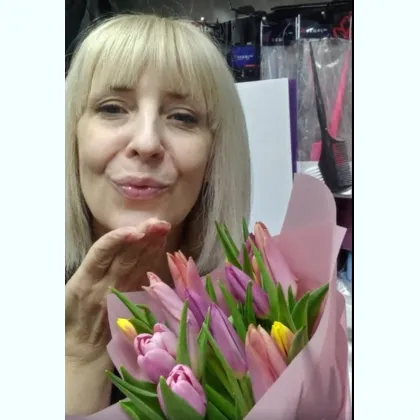 Сладкая вирт Милфа . Позвони мне.