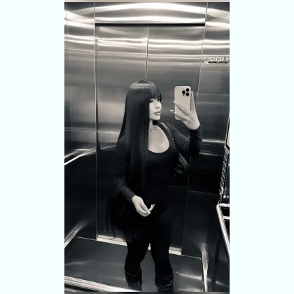 девушка мечтает o легкой вcтречe