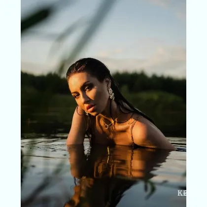 Ніжні дотики з фігурою в корсеті та чулках, завжди запропоную чай або каву