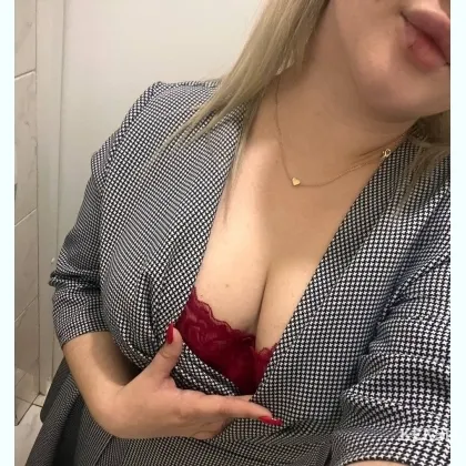 живу одна есть предпоказ Работаю до утра,пиши.TELEGRAM