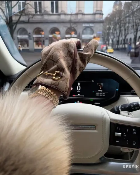 Администратор в эскорт-салон премиум-класса: высокий доход и атмосфера роскоши